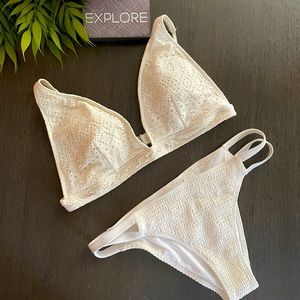 Abercrombie and Fitch bikini. L/XL white crochet
